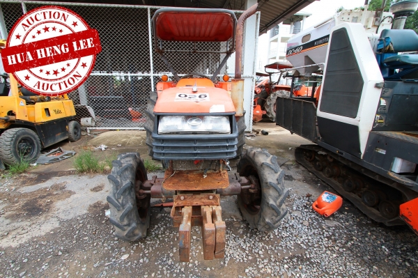 AUC 6 Code 026  แทรกเตอร์  KUBOTA L4508+RX180 ราคา เริ่มต้นการประมูล 195,000 บาท