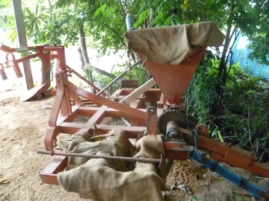 ขายเครื่องฝังปุ๋ย