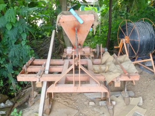 ขายเครื่องฝังปุ๋ย