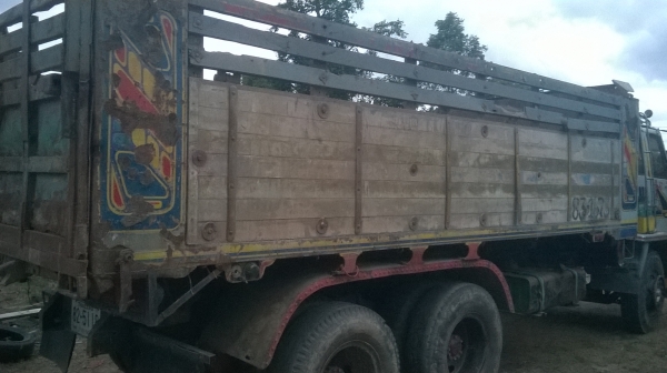 สิบล้อล็อคเล็กเครื้่อง175 2เพลา สโลยก ครัดซีดี รถวิ่งงานอยู่คลอง 10 ปทุมธานี ส่ง 5 งวดเปลี่ยนสัญญา งวดละ 28000 หักแล้วคงเหลือ 15 งวด