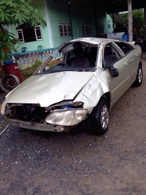 ซากออติดเครื่อง1600 ตัวJท๊อป  ปี 02 ติดเครื่องขับได้ หรือเเยกขายอะไหลทุกชิ้น