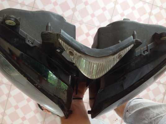 ขายไฟหน้าCBR1000ปี2004-2007สภาพสวยครับ