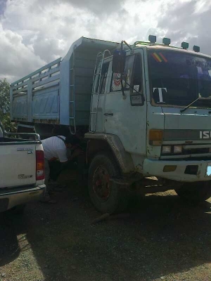 ขายISUZU240นางฟ้าแท้ สภาพสวยพร้อมใช้ ราคาต่อรองได้ ติดต่อได้ที่คุณ อ๊อฟ พิจิตร 086-737-9991