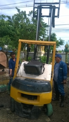 TCM แรงยก1.5 ตัน ยกสูง 4 เมตร ขาย 65000 เครื่องอีซูซุ ปั้ม เครื่องดี ไม่ต้องทำให้งานน้อยมาก