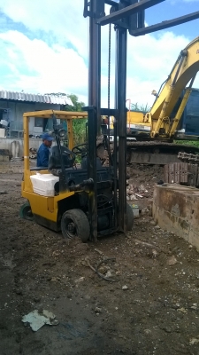 TCM แรงยก1.5 ตัน ยกสูง 4 เมตร ขาย 65000 เครื่องอีซูซุ ปั้ม เครื่องดี ไม่ต้องทำให้งานน้อยมาก