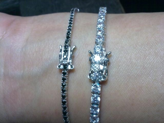 สร้อยข้อมือเงินประดับพลอย2เส้น