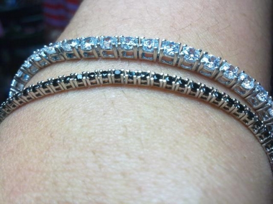 สร้อยข้อมือเงินประดับพลอย2เส้น