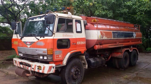 ขายรถสิบล้อบรรจุน้ำมัน HINO SUMO227 เครื่องเดิม 220 แรง 2 เพลา ขนาดบรรจุ 15,000 ลิตร โหลดบน ทะเบียนพร้อม