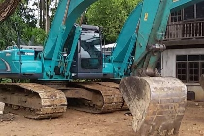 แมคโคร โกเบ รุ่น 8  ทั้งหมด  2คัน