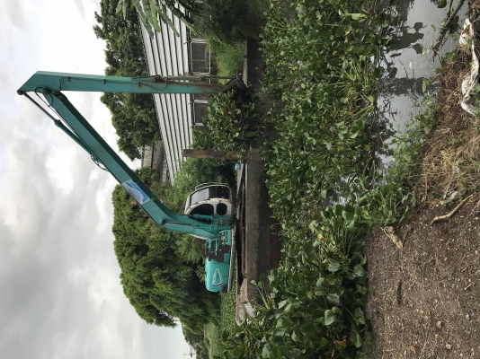 ให้เช่ารถ แบคโฮบูมยาว พร้อมโป๊ะ