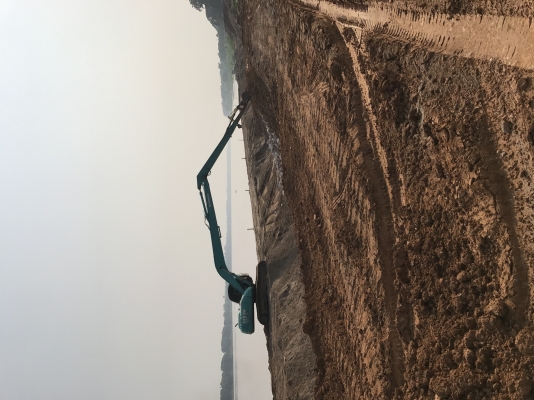 ให้เช่ารถ แบคโฮบูมยาว พร้อมโป๊ะ