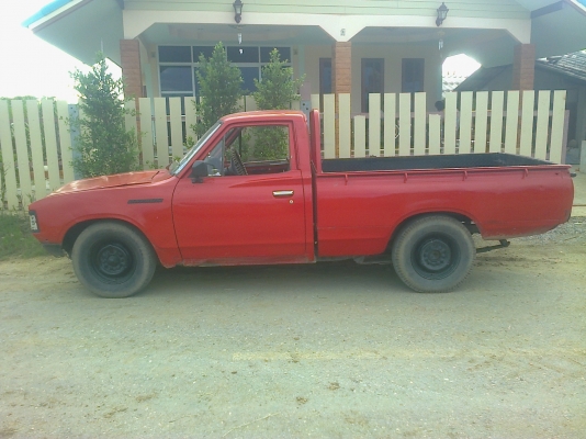 ฝากขายรถดัสสัน้างเหยียบ4ขอไฟนอนทะเบียนพร้อมสนใจ0852665933