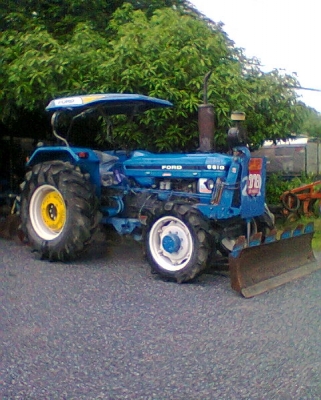 ฝากขายรถไถFORD  รุ่น6610  4X4  มีทะเบียนสนใจ0898068010