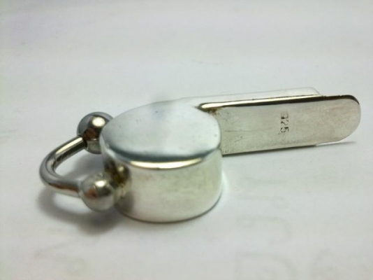 นกหวีดเงิน