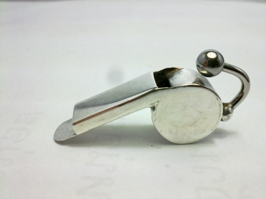 นกหวีดเงิน