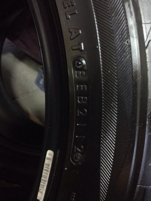 ยาง bridgestone potenza 225-45-17 หนึ่งคู่ กับ 245-45-17 หนึ่งคู่ ปี 12