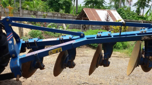 ปัญญาแทรคเตอร์มาแล้ว...จัดมาให้ครับ รถแทรคเตอร์ ยูโรแทรคu ยูโร 55DI ใบมีด พร้อมผานบุก4CMT รถไร่คับ ทำงาน 1199ชม.สภาพเดิมๆ