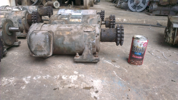 Sell> มอเตอร์เกียร์ 1/4 แรงม้า อัดตราทด 1:10 150 รอบต่อนาที ไฟ 3 เฟส 380V. พร้อมใช้ครับ