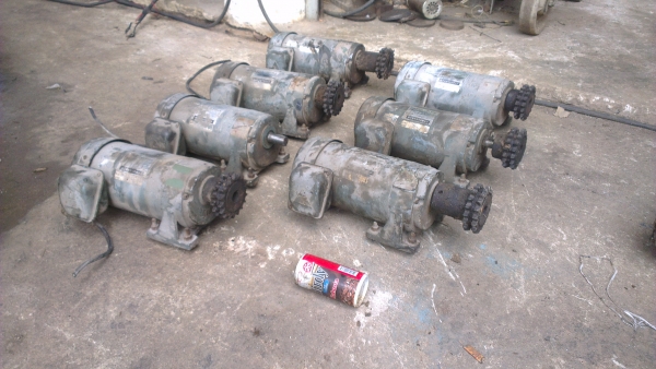 Sell> มอเตอร์เกียร์ 1/4 แรงม้า อัดตราทด 1:10 150 รอบต่อนาที ไฟ 3 เฟส 380V. พร้อมใช้ครับ