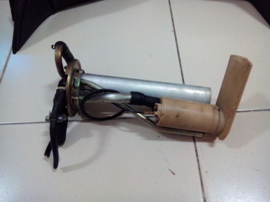 ขายปั้มติ๊กในถังBMW E30 800บาท