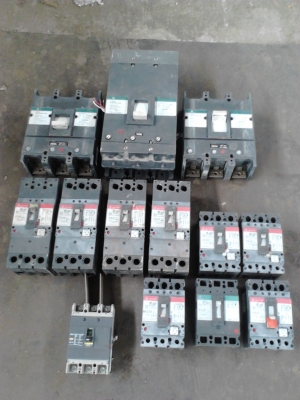 ขาย...เบรคเกอร์ 13 ตัว