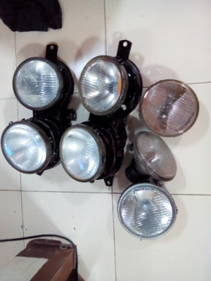 ขายไฟหน้าBMW E30 1คู่4ดวงพร้อมขา1,000