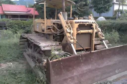 ขายถูกๆครับ แทรคเตอร์ CATERPILLAR D4D มี 2 คันครับ เอกสารอินวอยครับ