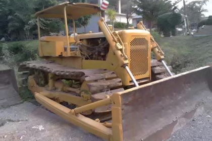 ขายถูกๆครับ แทรคเตอร์ CATERPILLAR D4D มี 2 คันครับ เอกสารอินวอยครับ