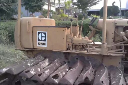 ขายถูกๆครับ แทรคเตอร์ CATERPILLAR D4D มี 2 คันครับ เอกสารอินวอยครับ