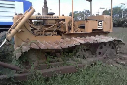 ขายถูกๆครับ แทรคเตอร์ CATERPILLAR D4D มี 2 คันครับ เอกสารอินวอยครับ