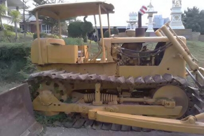 ขายถูกๆครับ แทรคเตอร์ CATERPILLAR D4D มี 2 คันครับ เอกสารอินวอยครับ
