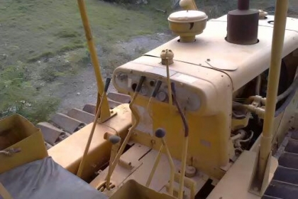 ขายถูกๆครับ แทรคเตอร์ CATERPILLAR D4D มี 2 คันครับ เอกสารอินวอยครับ