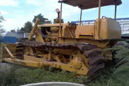 ขายถูกๆครับ แทรคเตอร์ CATERPILLAR D4D มี 2 คันครับ เอกสารอินวอยครับ