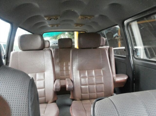 NISSAN URVAN มือเดียว สีเดิม บางทั้งคัน ใช้น้อย 4 หมื่นกิโล