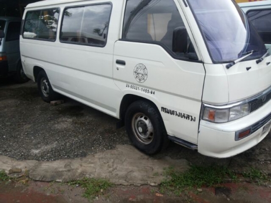 NISSAN URVAN มือเดียว สีเดิม บางทั้งคัน ใช้น้อย 4 หมื่นกิโล