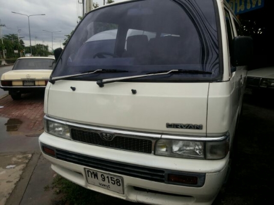 NISSAN URVAN มือเดียว สีเดิม บางทั้งคัน ใช้น้อย 4 หมื่นกิโล