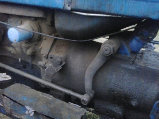 รถไถ ฟร์อด 5000 เดิมๆสวยๆแม้ไม่ได้ล้าง 255000บาท เอาไปไถไร่หรือติดคีบก้ได้