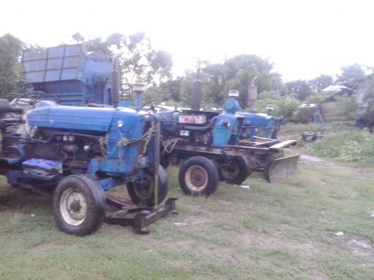 รถไถ ฟร์อด 5000 เดิมๆสวยๆแม้ไม่ได้ล้าง 255000บาท เอาไปไถไร่หรือติดคีบก้ได้