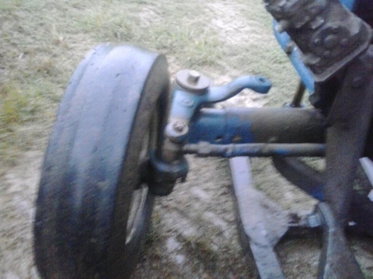 รถไถ ฟร์อด 5000 เดิมๆสวยๆแม้ไม่ได้ล้าง 255000บาท เอาไปไถไร่หรือติดคีบก้ได้