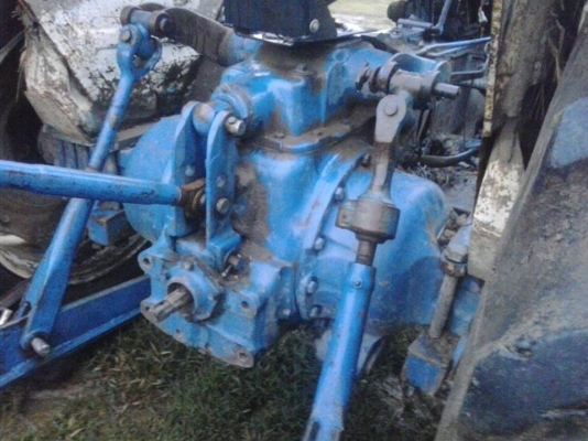 ฟร์อด5000สวยๆ พร้อมอุปกรณ์ใบมีดหน้าและหางบุกเบิก4 ยางสวยใหม่4เส้นเลยครับ