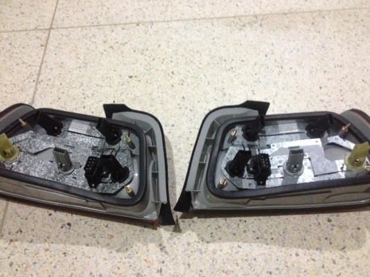 ไฟท้าย E36 แท้เก่าญี่ปุ่นสภาพสวย