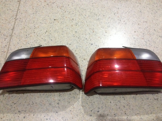 ไฟท้าย E36 แท้เก่าญี่ปุ่นสภาพสวย