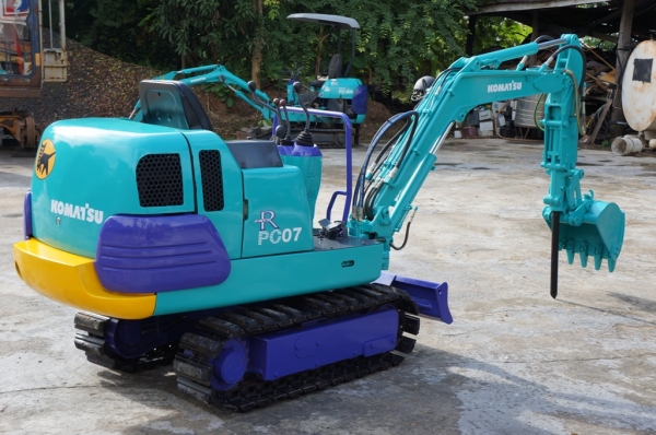 ขายรถขุด รุ่นพิเศษ KOMUTSU PC07-2E  2 IN 1  พร้อมหัวกระแทก