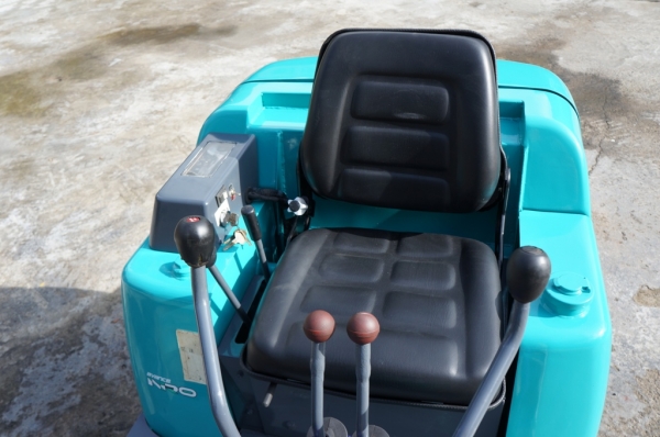 ขายรถขุด รุ่นพิเศษ KOMUTSU PC07-2E  2 IN 1  พร้อมหัวกระแทก