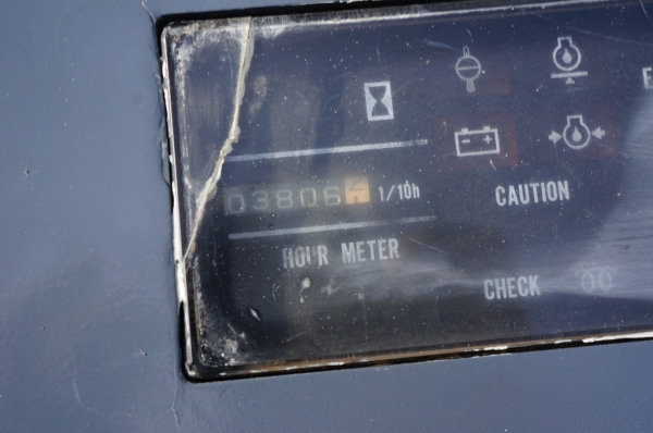 ขายรถขุด รุ่นพิเศษ KOMUTSU PC07-2E  2 IN 1  พร้อมหัวกระแทก