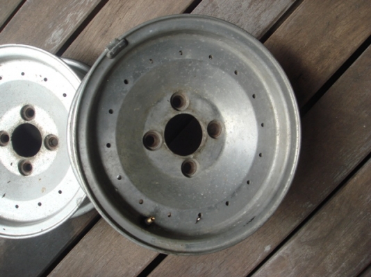 ขายล้อแม็กลายตันขอบ 13x5.5 4รู 110 OFF 0 สภาพเดิมๆ ขายล้อแม็กลายตันขอบ 13x5.5 4รู 110 OFF 0 สภาพเดิมๆ