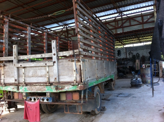 HINO KM310  กระบะไม้ รถใช้งานได้ปรกติ ขายตามสภาพเอกสารพร้อมโอน