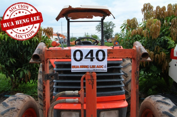 AUC 6 Code 040  แทรกเตอร์  KUBOTA M5000+FD201G+DP243G ราคา เริ่มต้นการประมูล 325,000 บาท