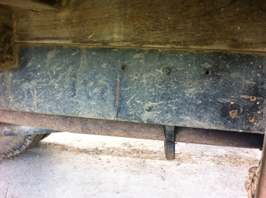 HINO KM310  กระบะไม้ รถใช้งานได้ปรกติ ขายตามสภาพเอกสารพร้อมโอน