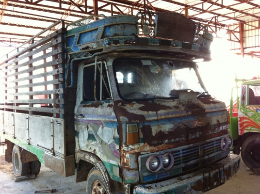 HINO KM310  กระบะไม้ รถใช้งานได้ปรกติ ขายตามสภาพเอกสารพร้อมโอน